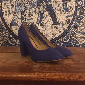 ☀️Blue velvety suede like high heels
